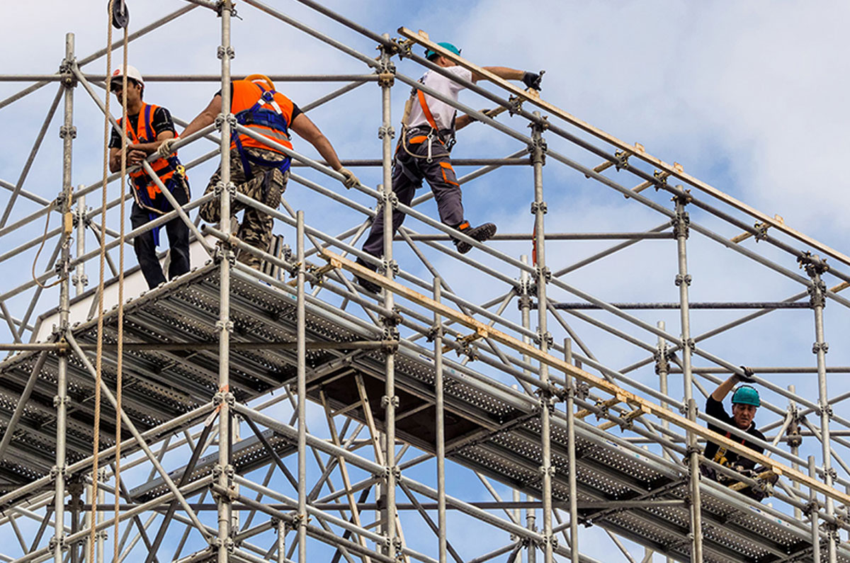 Perform Metal Scaffold Erection